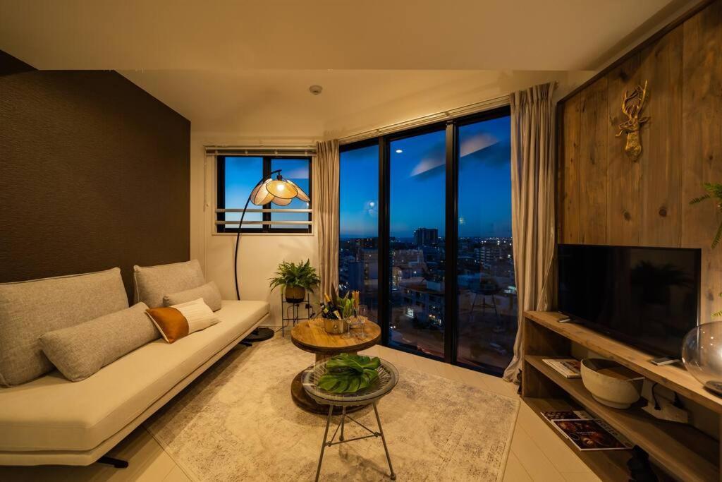 The Penthouse Ginowan Apartamento Urasoe Exterior foto